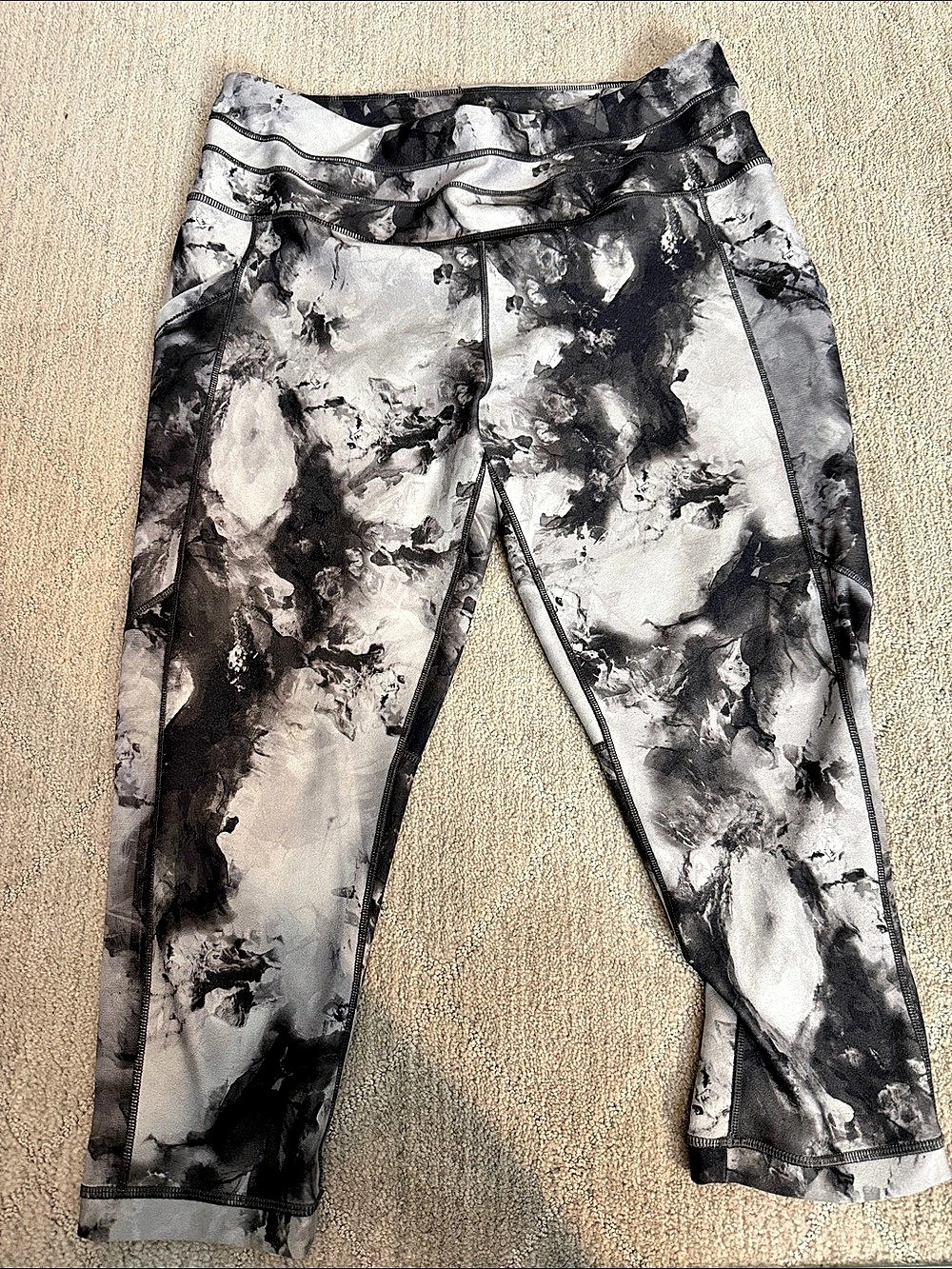 Calia by Carrie Underwood Women's Essential Pocket Capris in Socratic Black Ink